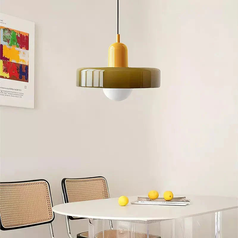 Bauhaus-Pendelleuchte aus farbigem Glas